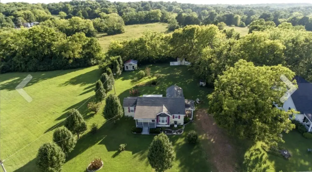 272 Old Nashville Highway La Vergne TN 37086