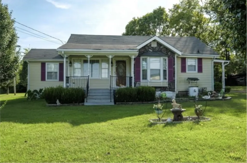 272 Old Nashville Highway La Vergne TN 37086