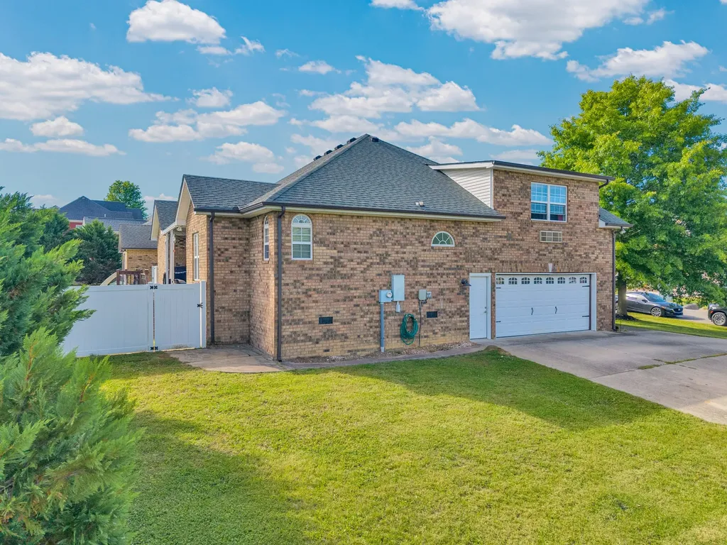 148 Pin Oak Drive Woodbury TN 37190