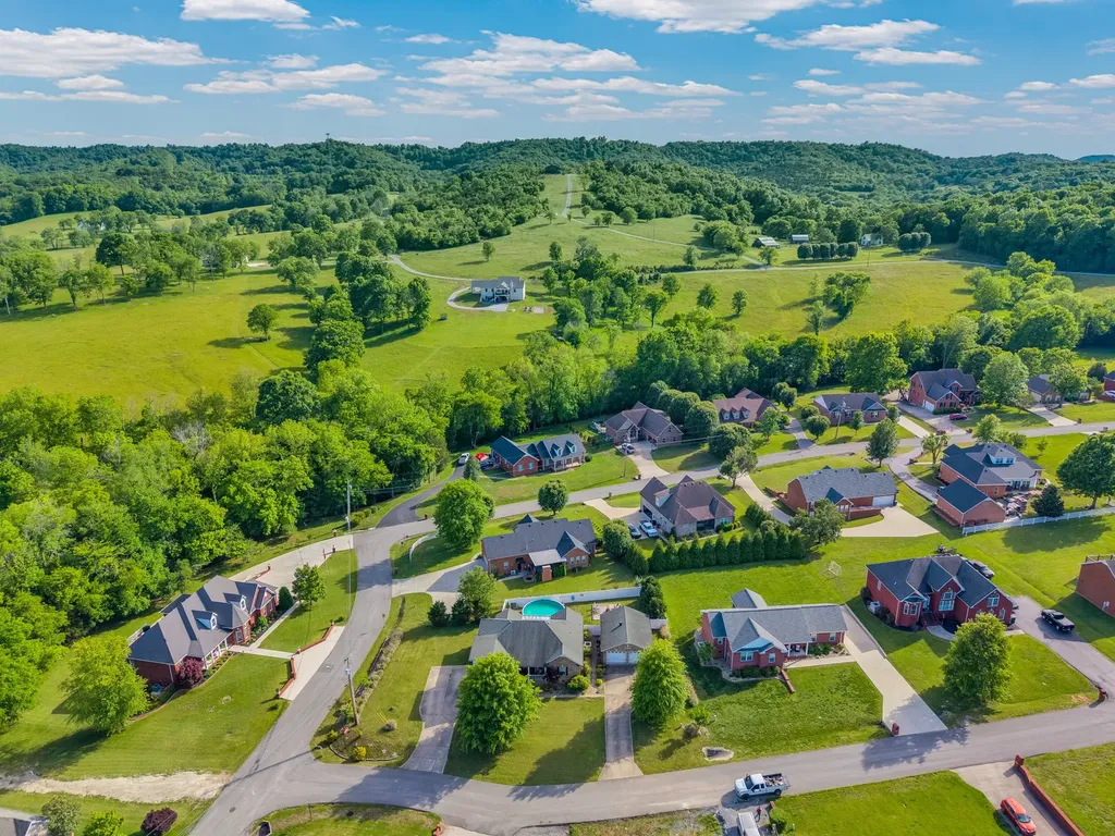 148 Pin Oak Drive Woodbury TN 37190