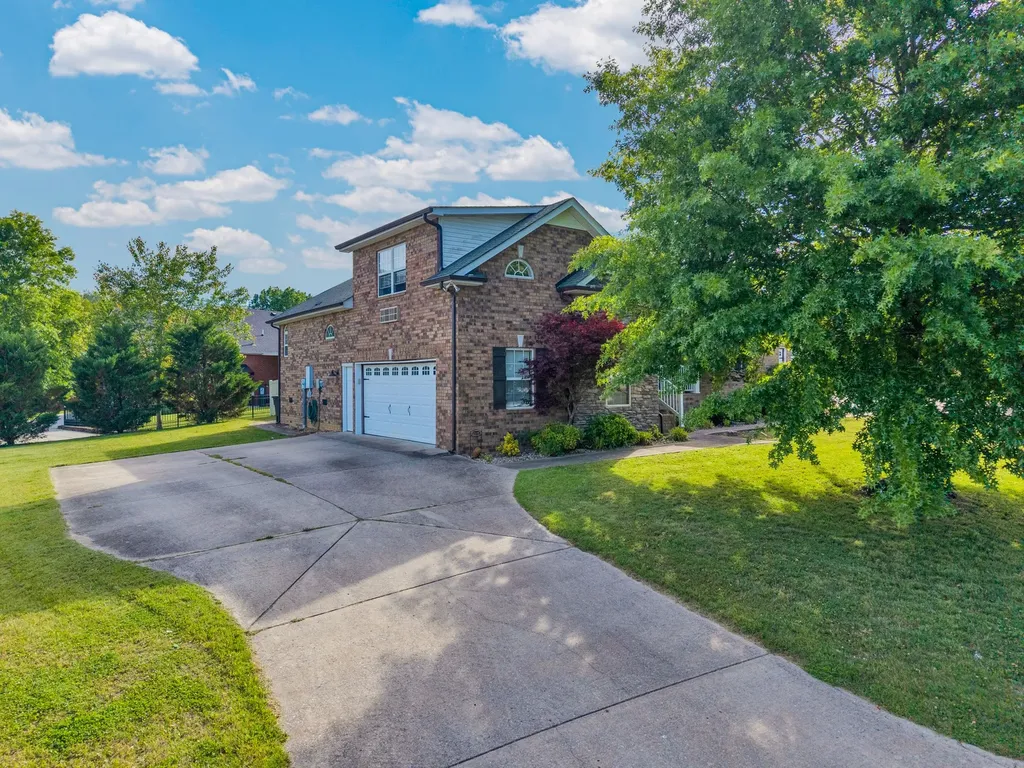 148 Pin Oak Drive Woodbury TN 37190