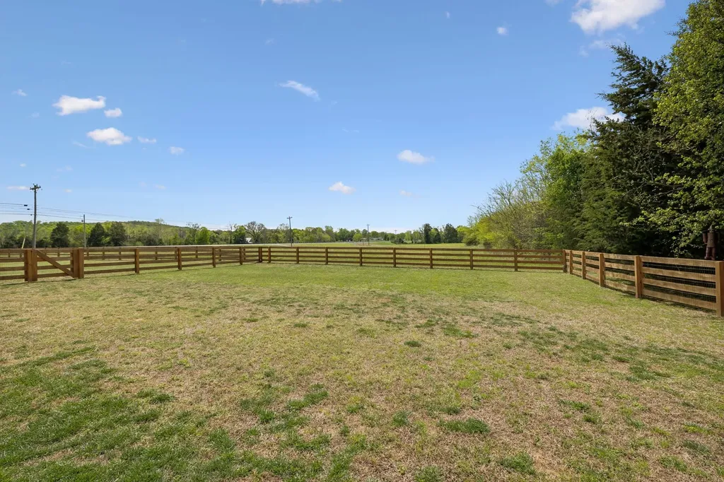 4615 Hartsville Pike Lebanon TN 37087