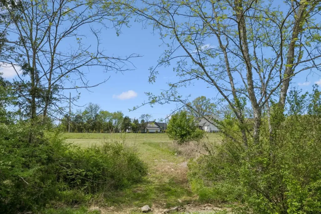 4615 Hartsville Pike Lebanon TN 37087