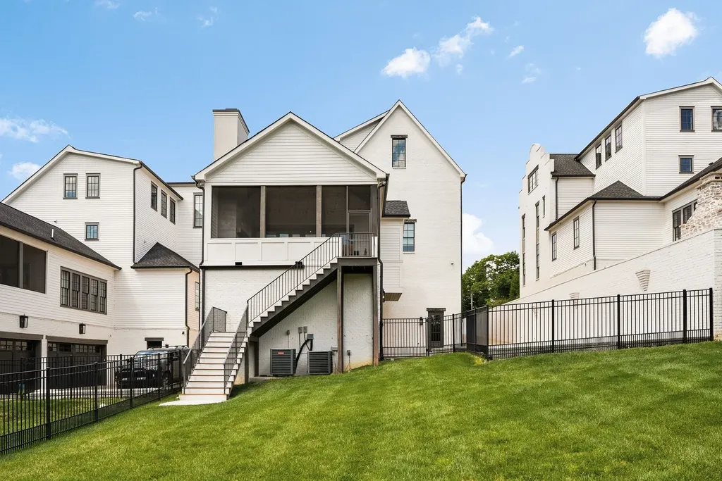 215 La Vista Drive Nashville TN 37215