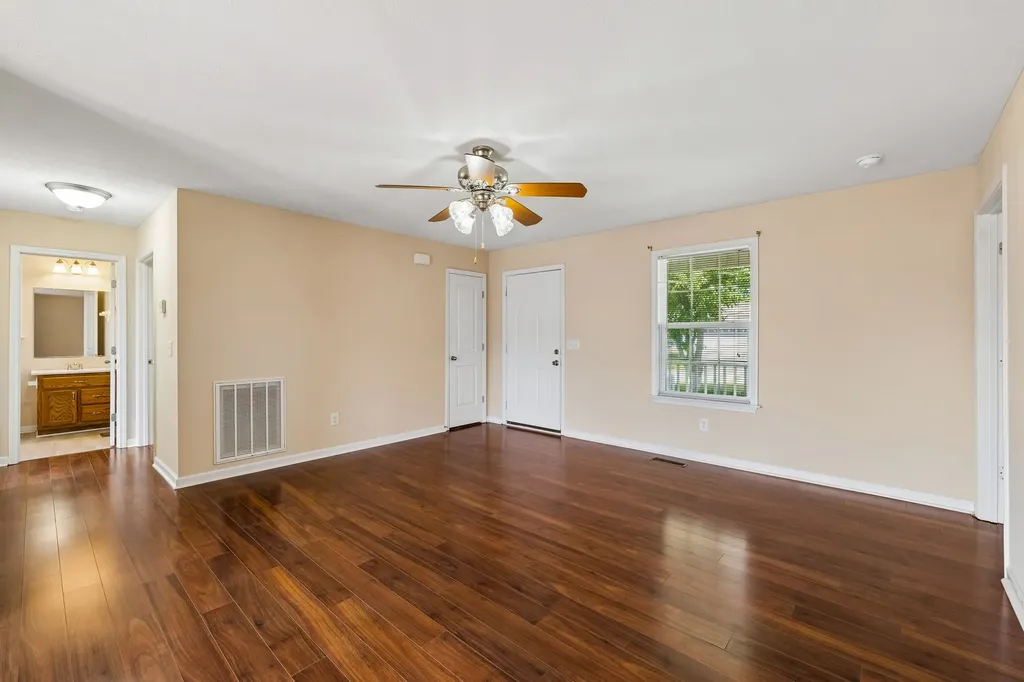 1921 Littleton Court Columbia TN 38401