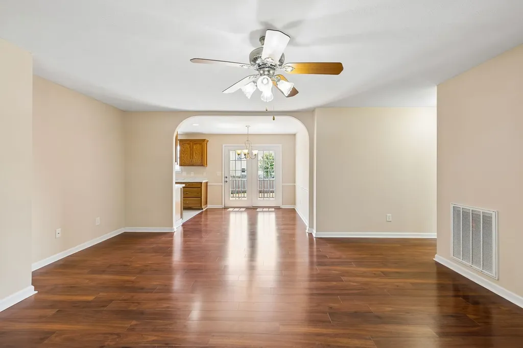 1921 Littleton Court Columbia TN 38401