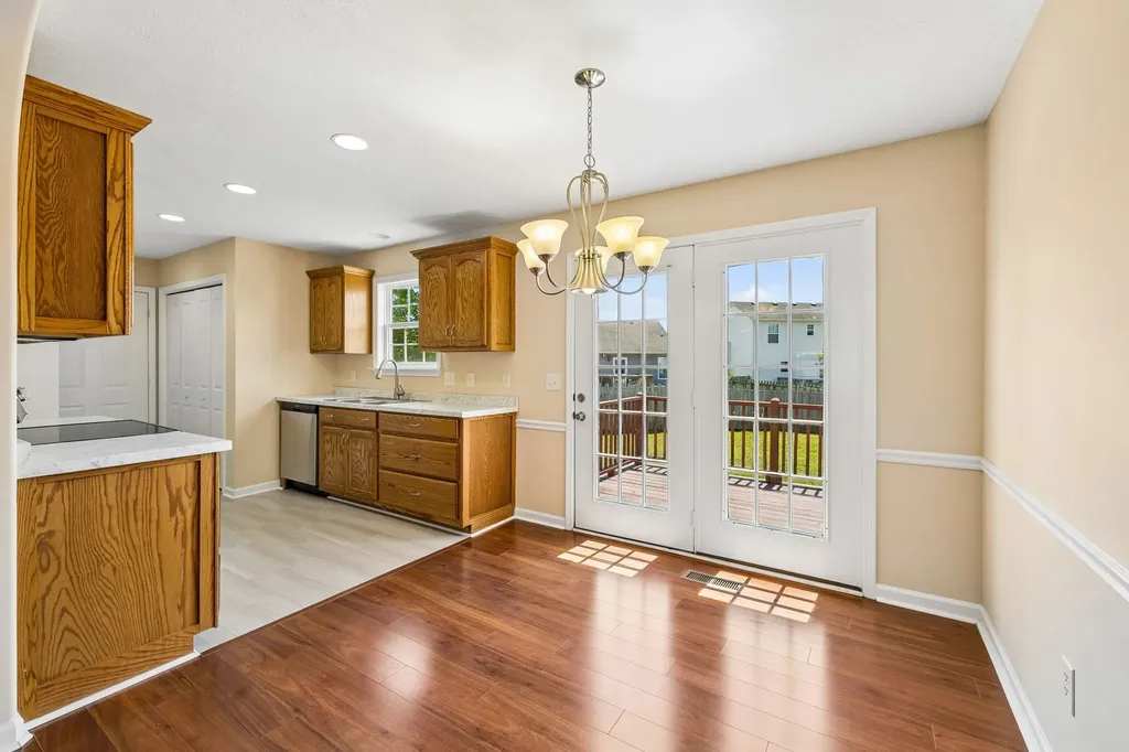 1921 Littleton Court Columbia TN 38401