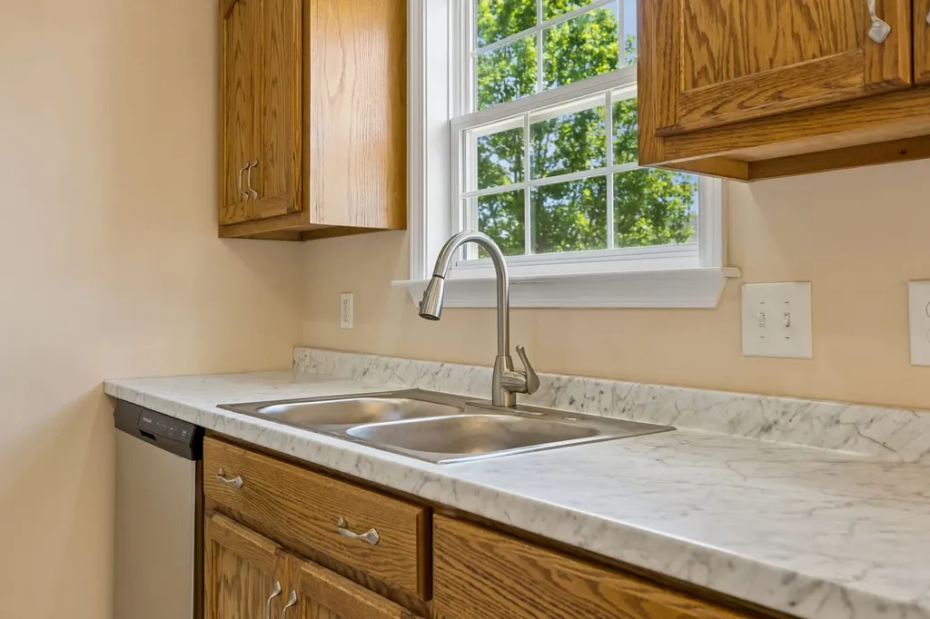 1921 Littleton Court Columbia TN 38401