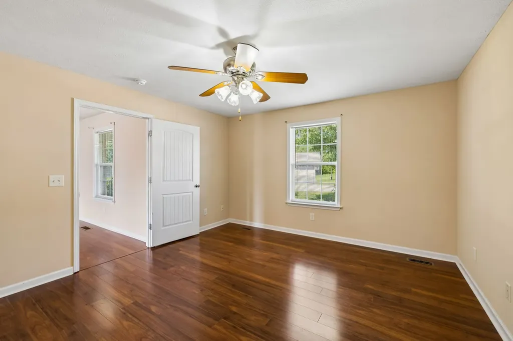 1921 Littleton Court Columbia TN 38401