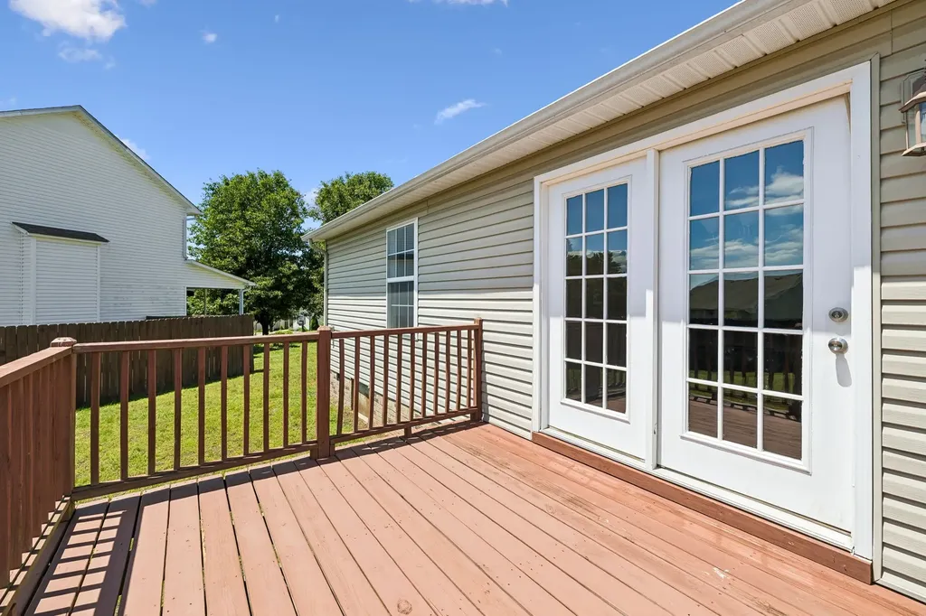 1921 Littleton Court Columbia TN 38401