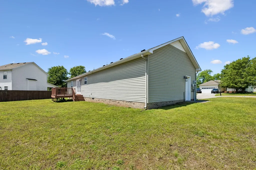 1921 Littleton Court Columbia TN 38401