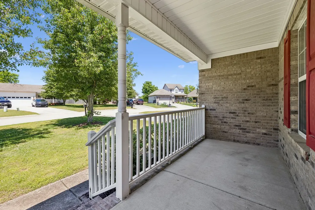 1921 Littleton Court Columbia TN 38401