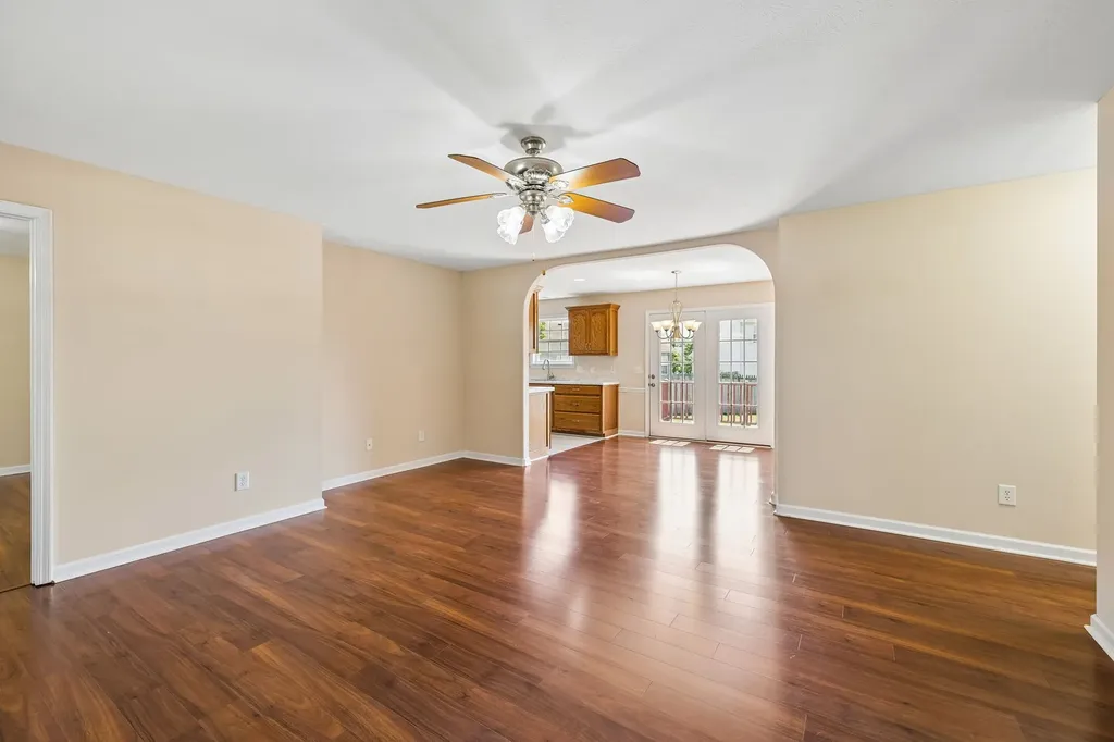 1921 Littleton Court Columbia TN 38401