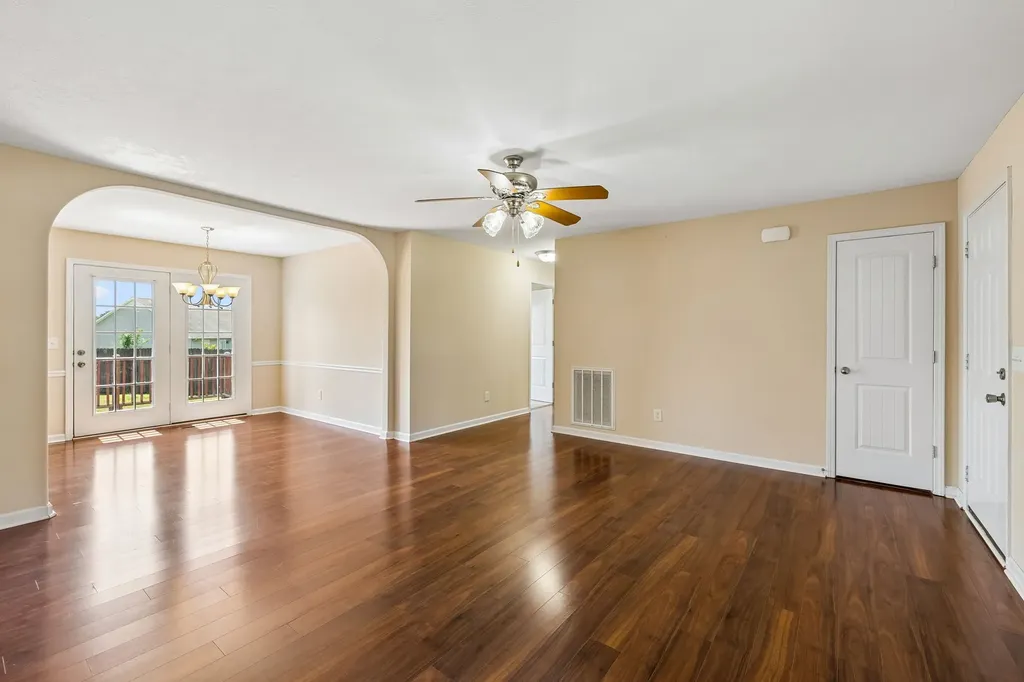 1921 Littleton Court Columbia TN 38401