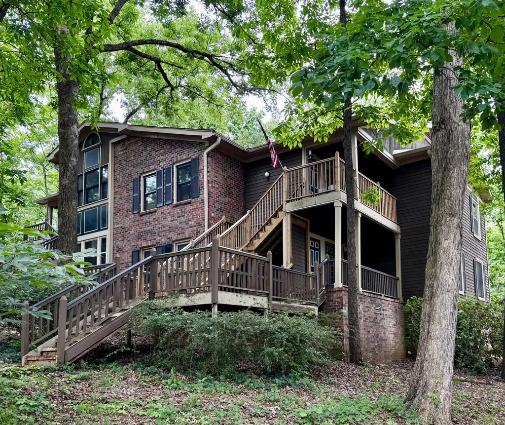 2002 Greenwood Pl, SW Huntsville AL 35802