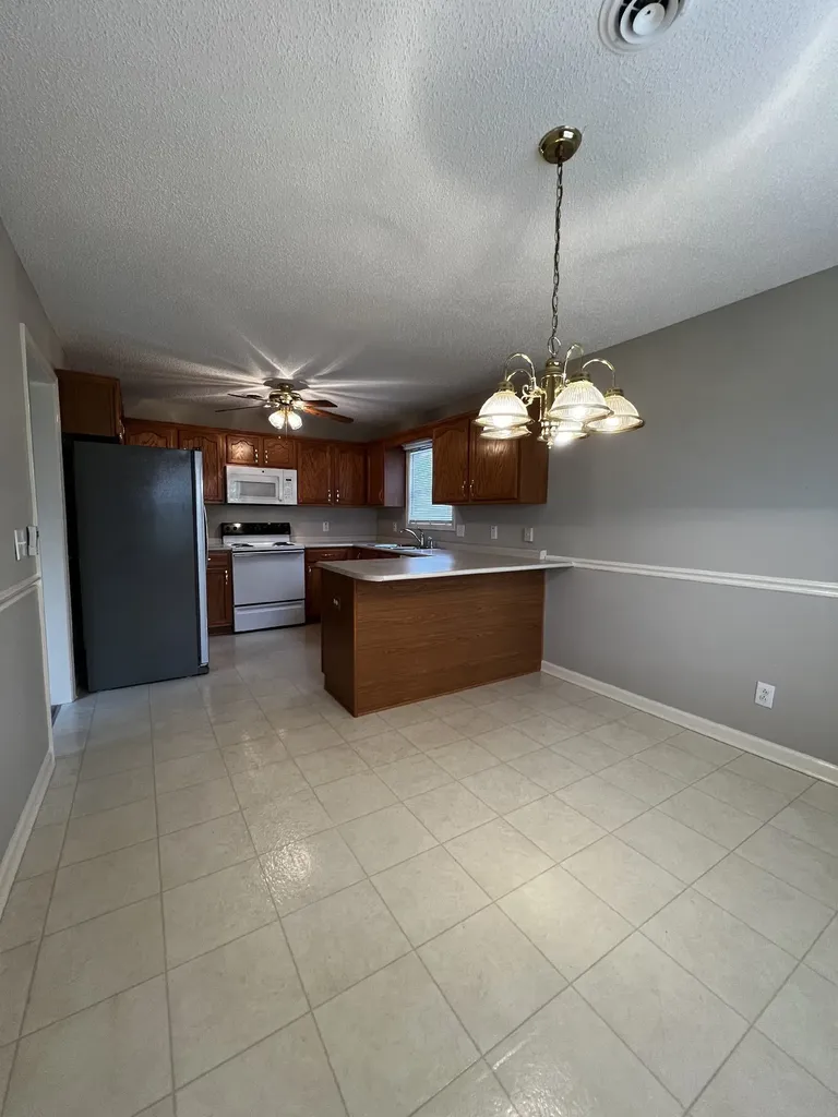 3427 Poplar Hill Clarksville TN 37043