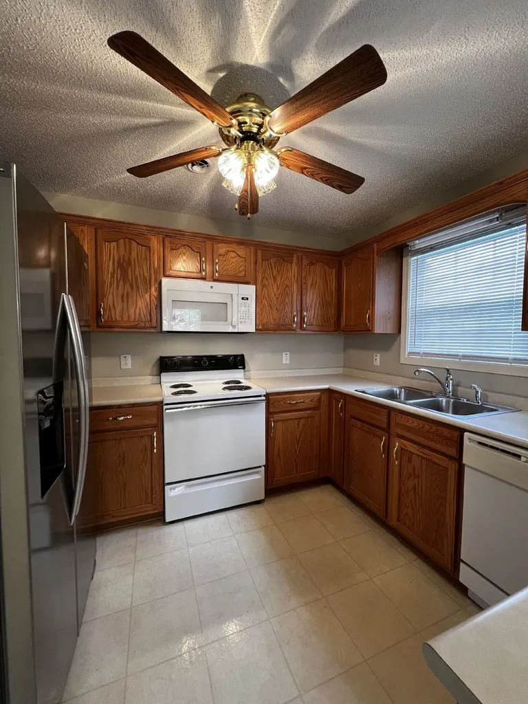 3427 Poplar Hill Clarksville TN 37043