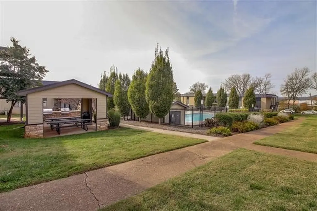 6680 Charlotte Pike Nashville TN 37209