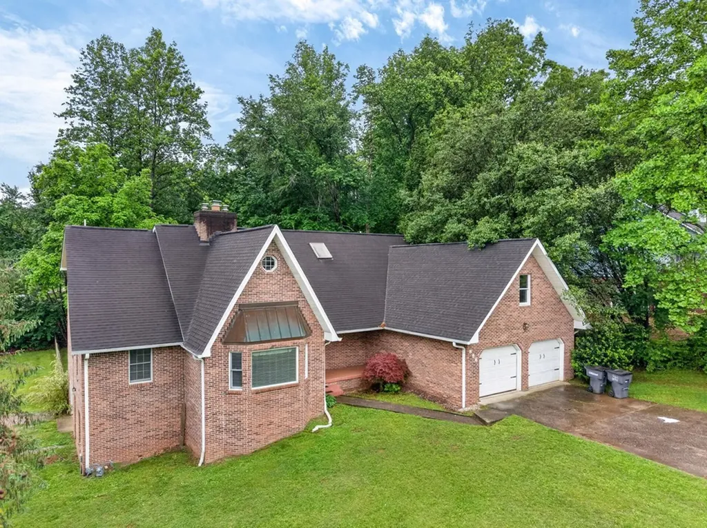 866 Pen Oak Drive Cookeville TN 38501