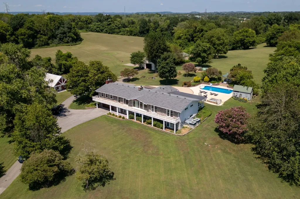 344 Peach Valley Road Gallatin TN 37066