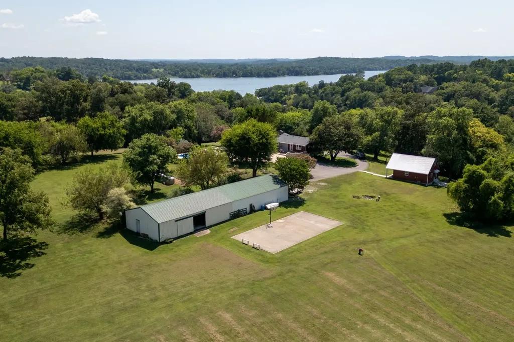 344 Peach Valley Road Gallatin TN 37066