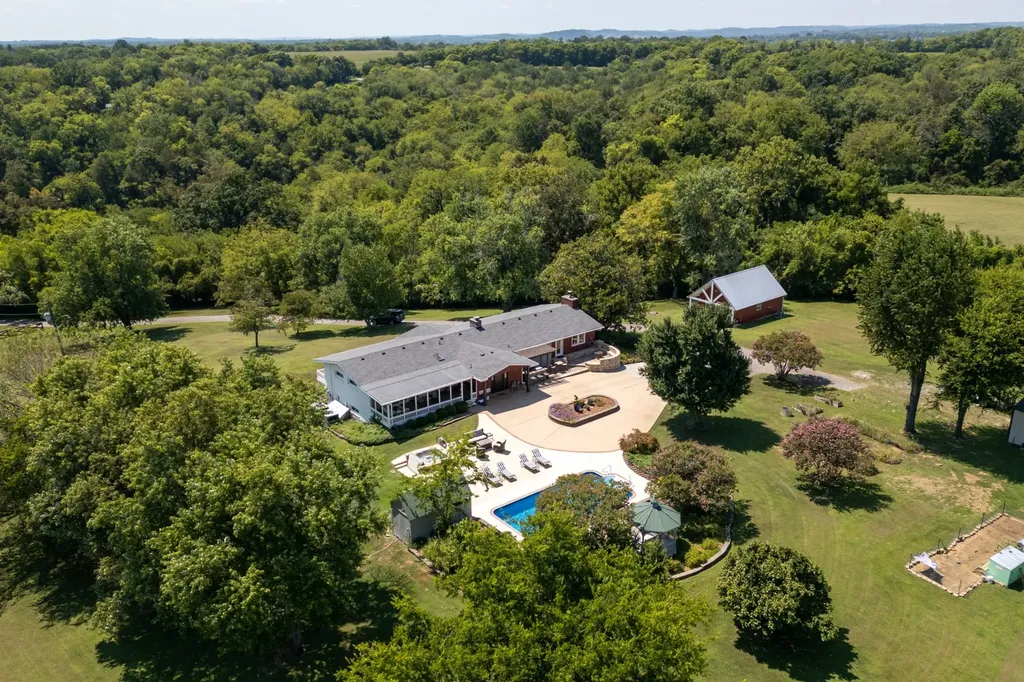 344 Peach Valley Road Gallatin TN 37066