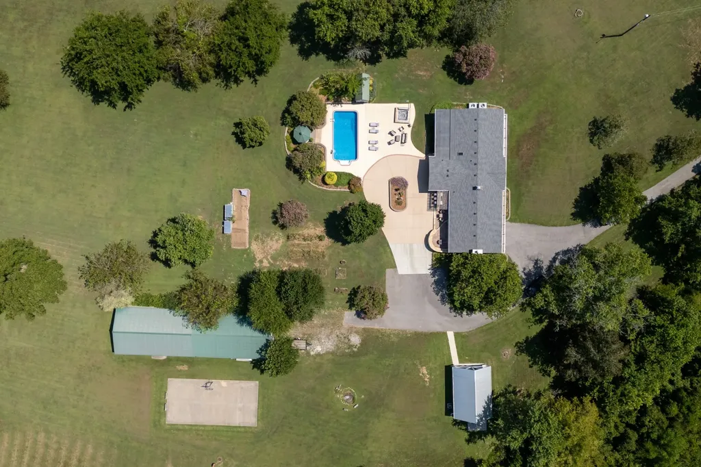 344 Peach Valley Road Gallatin TN 37066