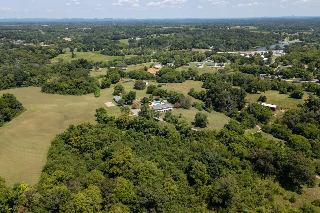 344 Peach Valley Road Gallatin TN 37066
