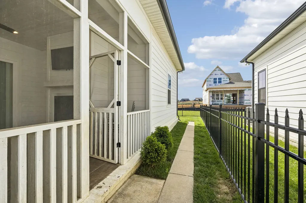 5727 Willoughby Way Murfreesboro TN 37129