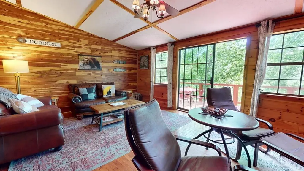 8045 Sarah Thomas Road Silver Point TN 38582