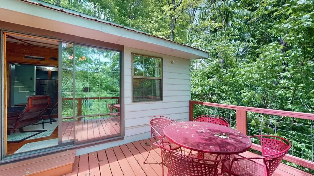 8045 Sarah Thomas Road Silver Point TN 38582