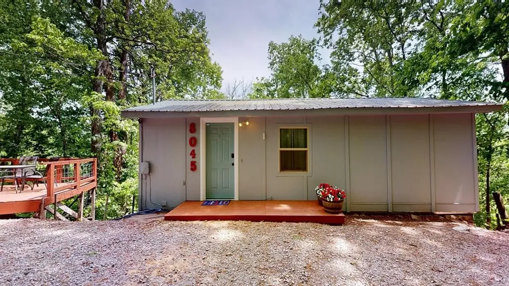 8045 Sarah Thomas Road Silver Point TN 38582