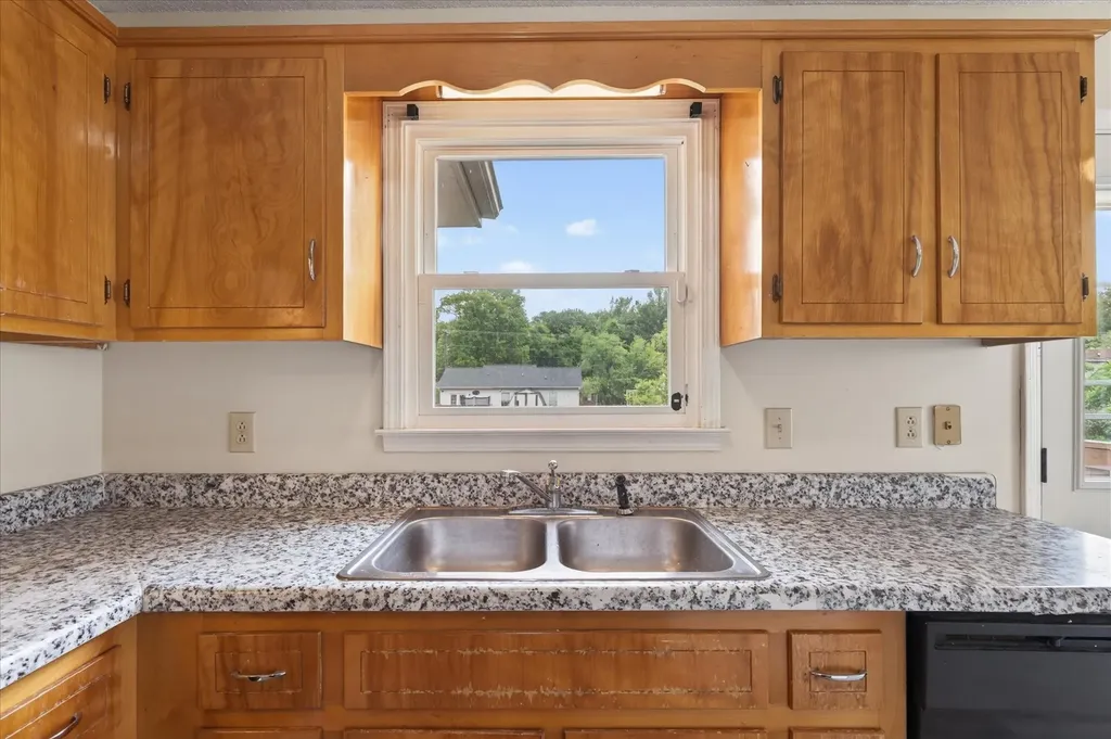 557 Anita Drive Clarksville TN 37042