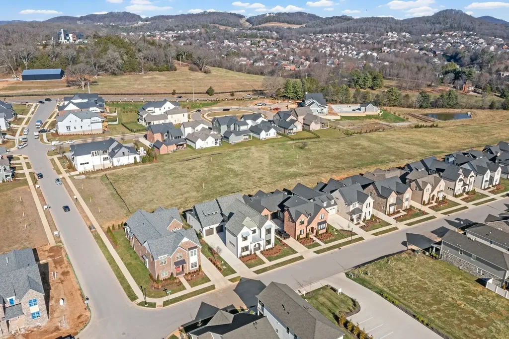 4007 Poplar Farms Dr, E Franklin TN 37067