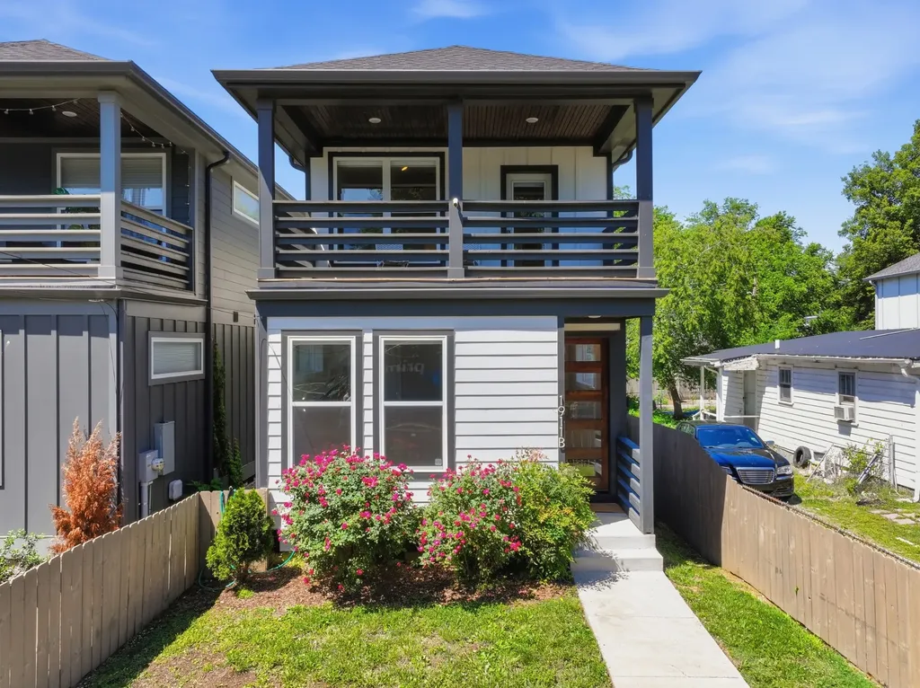 1911B 15th Ave, N Nashville TN 37208