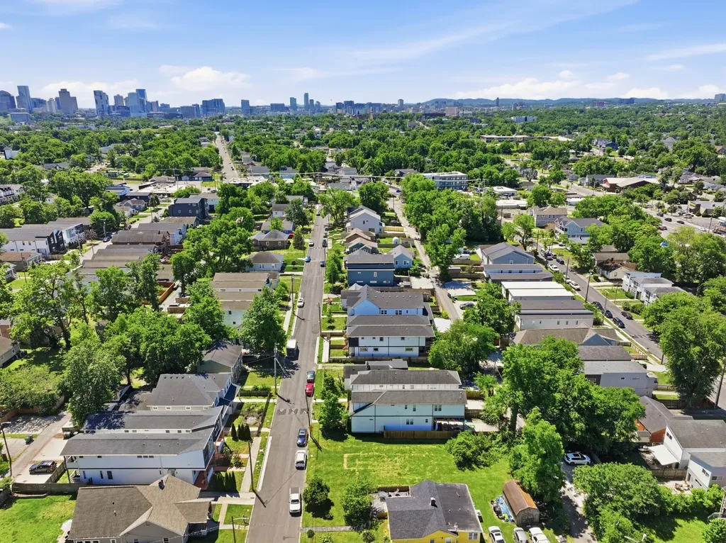 1911B 15th Ave, N Nashville TN 37208