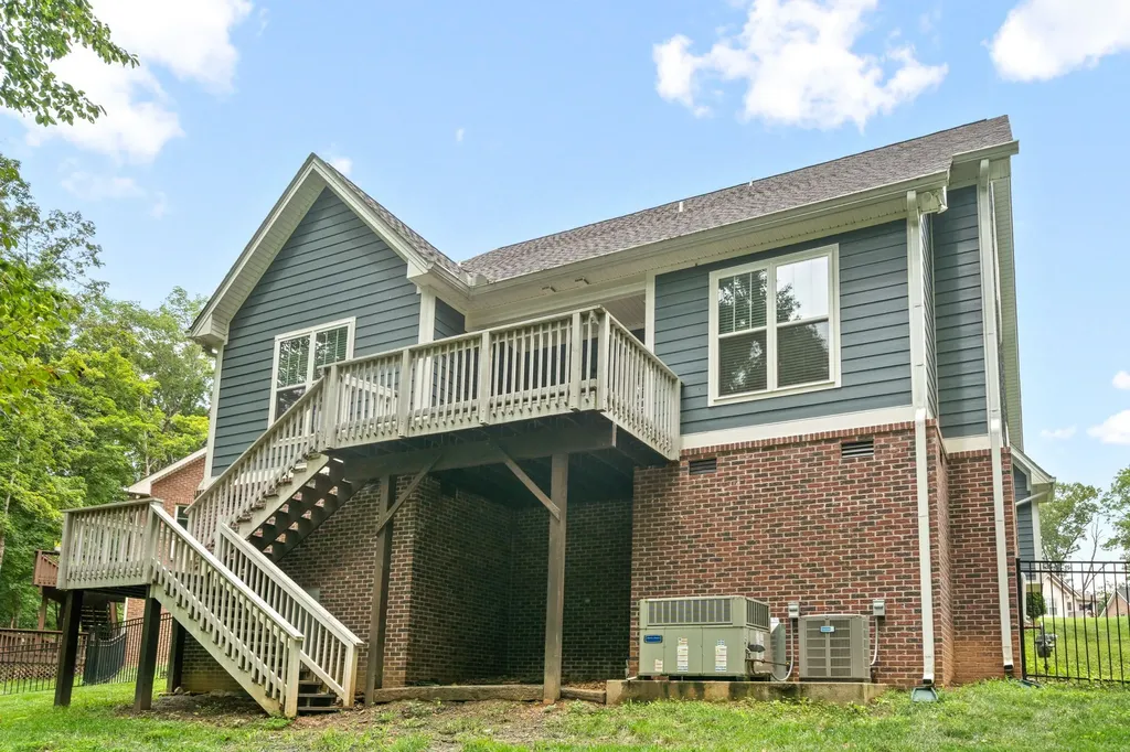253 Birnam Wood Trace Clarksville TN 37043