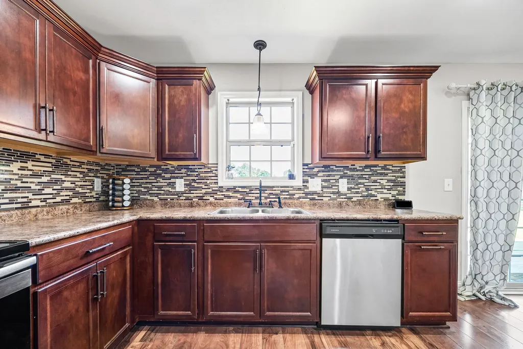 2114 Trophy Trace Clarksville TN 37040