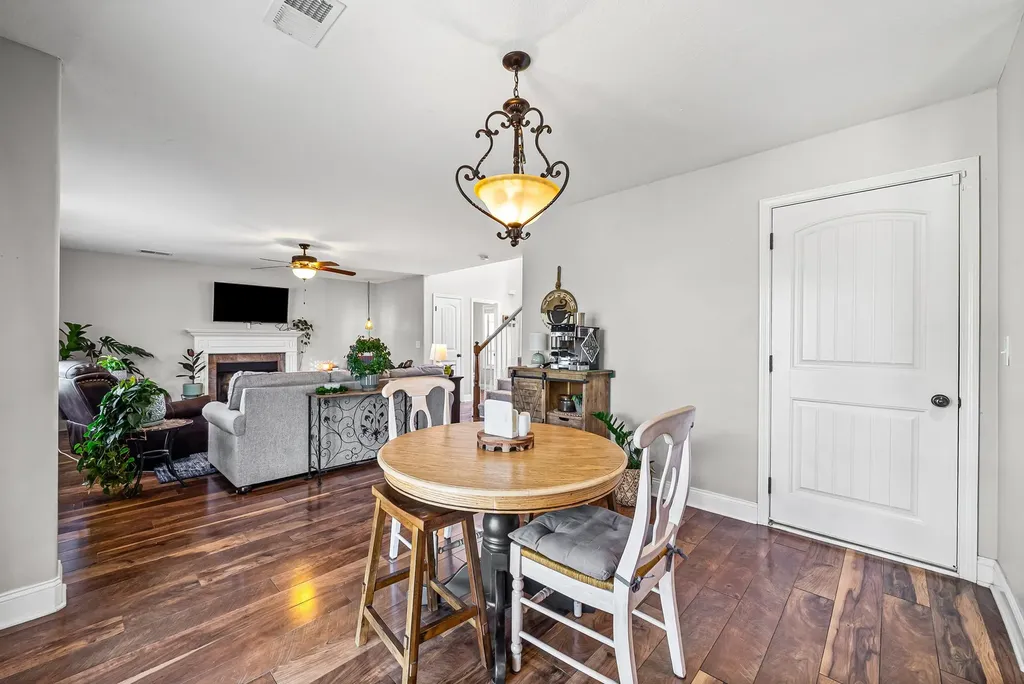 2114 Trophy Trace Clarksville TN 37040