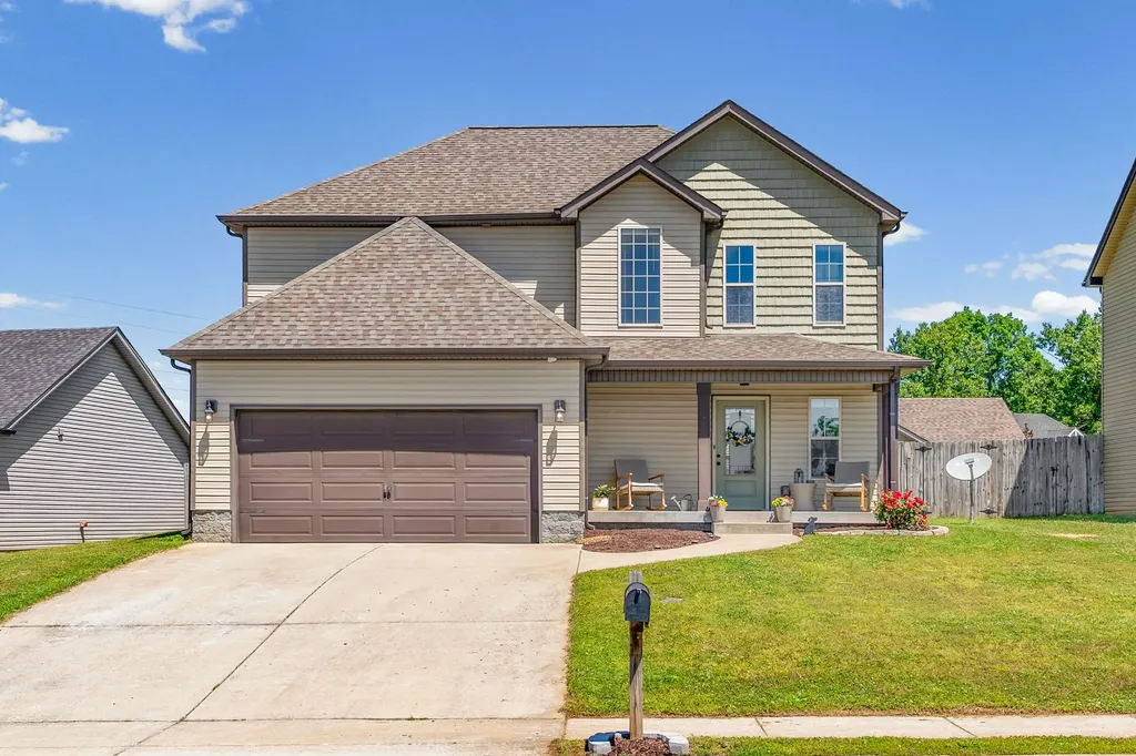 2114 Trophy Trace Clarksville TN 37040