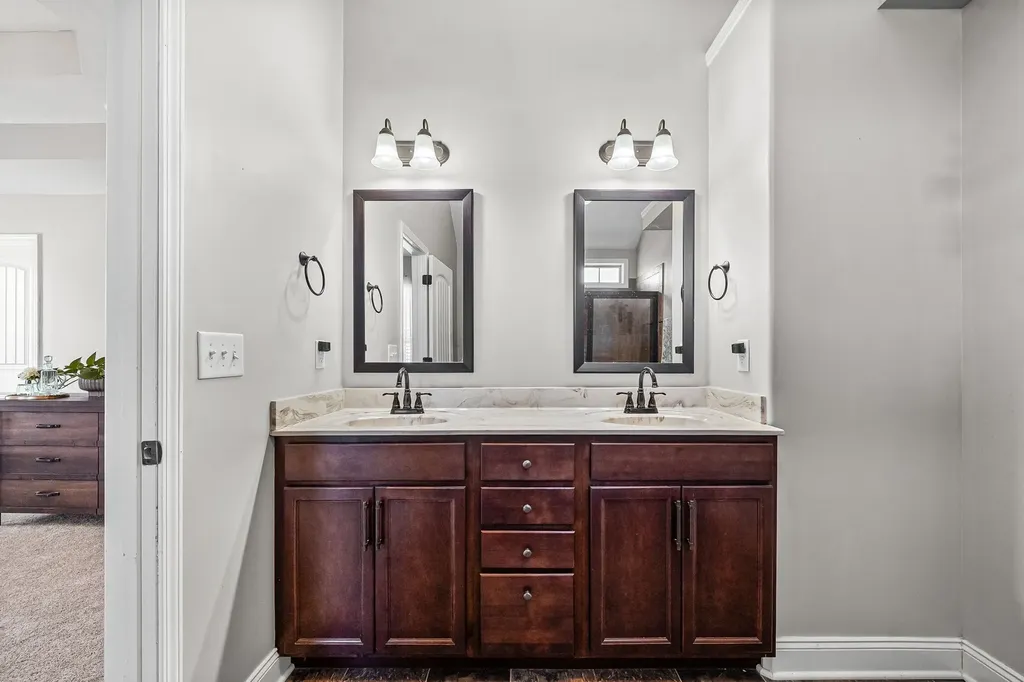 2114 Trophy Trace Clarksville TN 37040