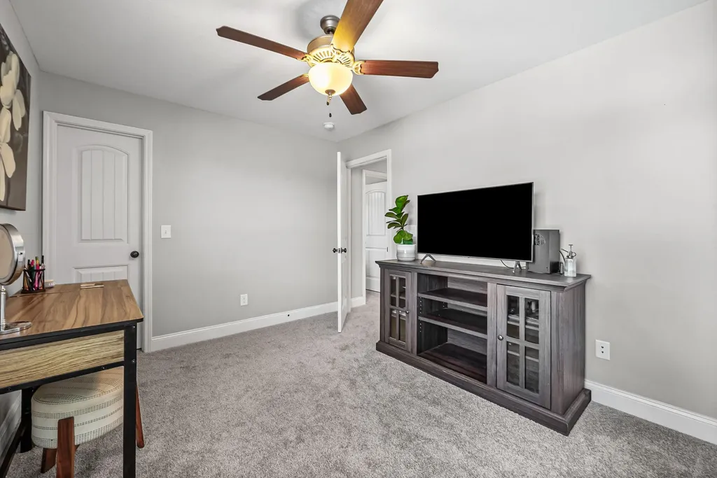 2114 Trophy Trace Clarksville TN 37040
