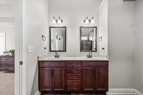 2114 Trophy Trace Clarksville TN 37040