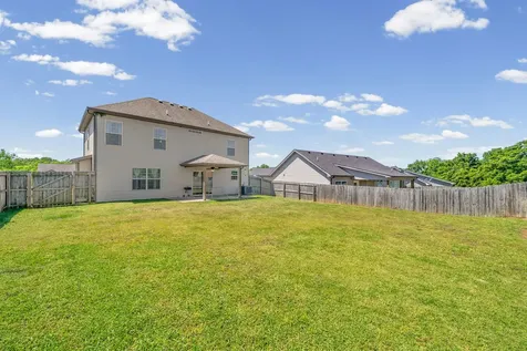 2114 Trophy Trace Clarksville TN 37040