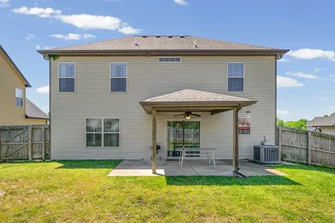 2114 Trophy Trace Clarksville TN 37040