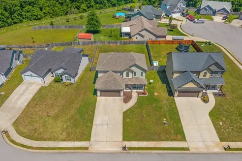 2114 Trophy Trace Clarksville TN 37040