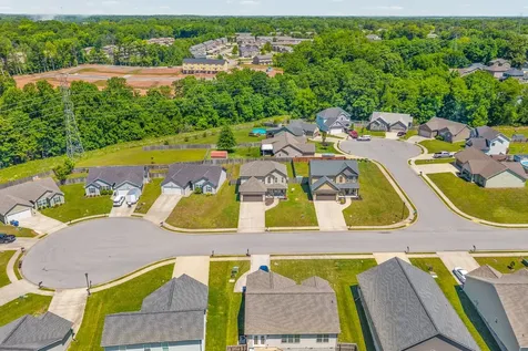 2114 Trophy Trace Clarksville TN 37040
