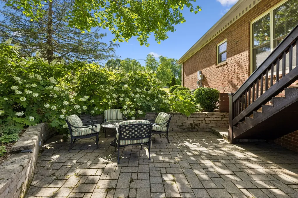 2001 Cedarmont Drive Franklin TN 37067