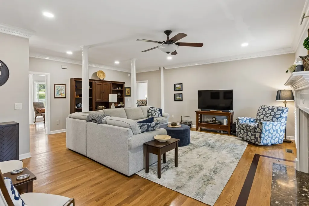 2001 Cedarmont Drive Franklin TN 37067