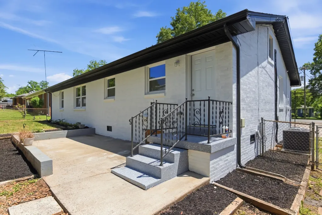 1307 Diana Street Murfreesboro TN 37130